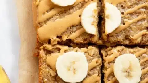 Delicious Peanut Butter Banana Baked Oatmeal topped with banana slices